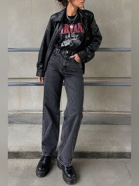 PacSun Black Acid Wash Mom Jeans 26 High Rise Straight Leg Y2K Grunge Denim